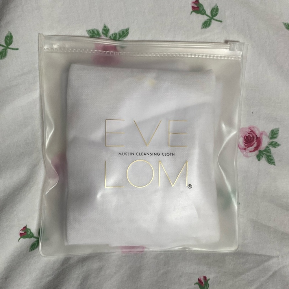 Eve Lom muslin cleansing cloth
